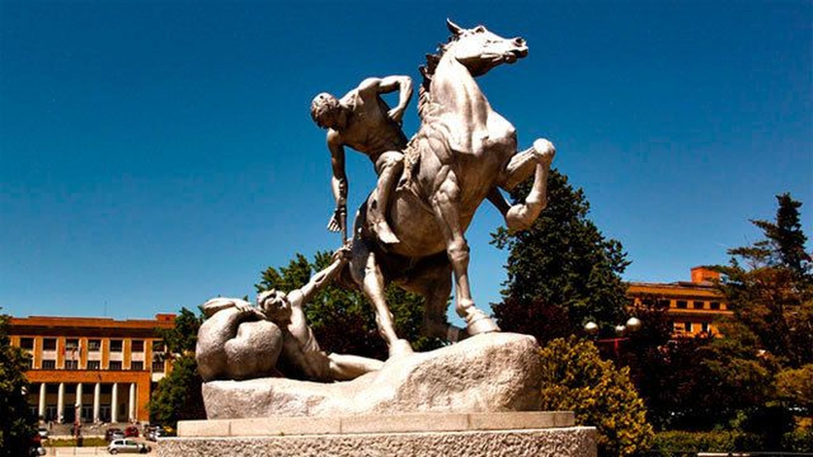 La Complutense plantea reducir 4 facultades y gestión conjunta en 6
