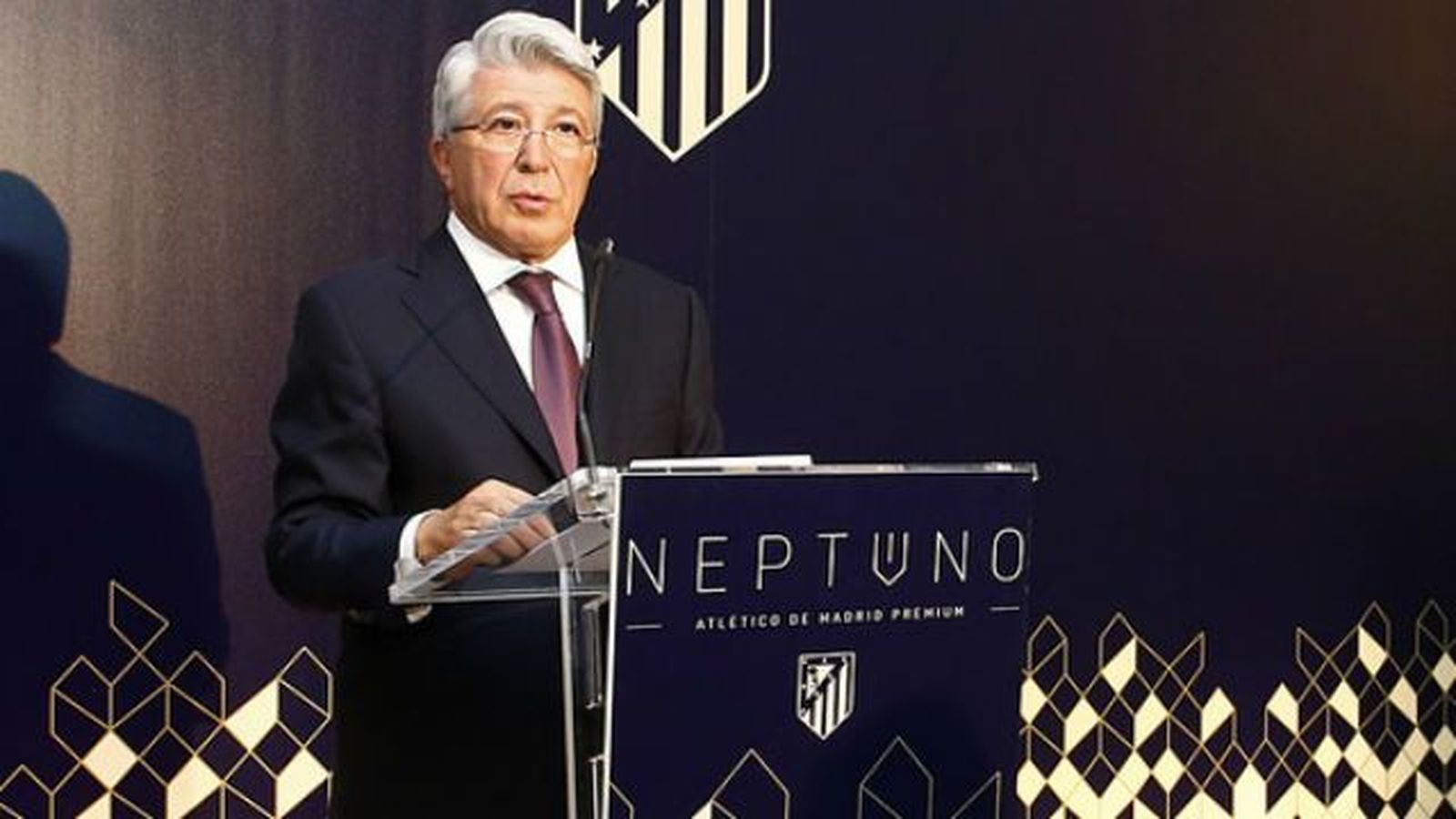 Cerezo: "Es posible que salga algún jugador"