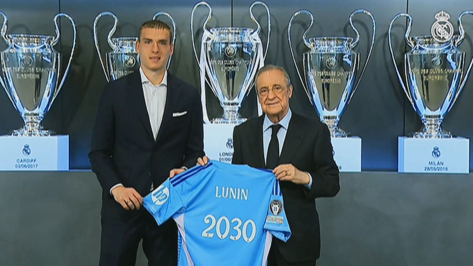Lunin renueva su contrato con el Real Madrid hasta 2030