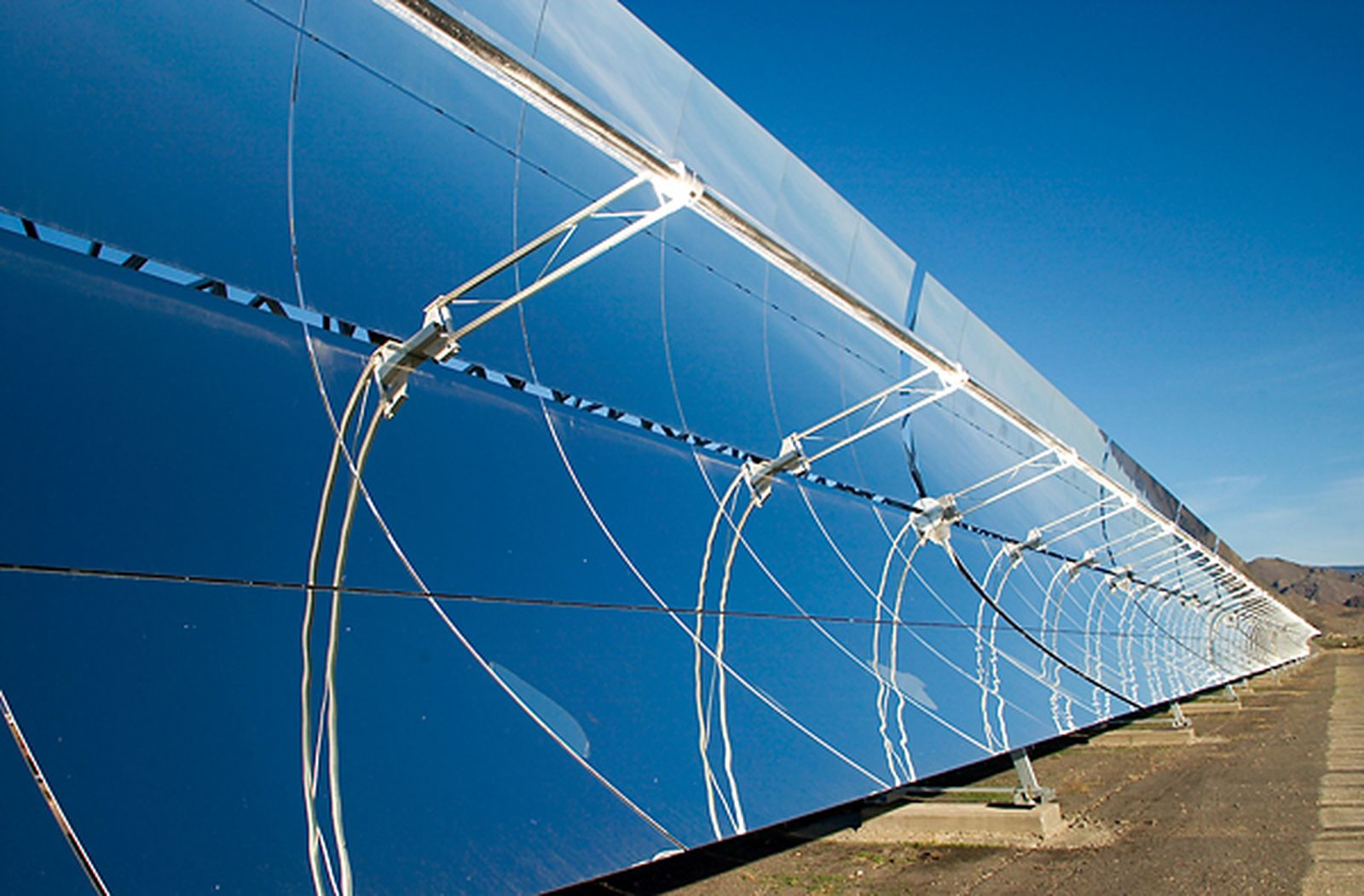 Colectores solares parabólicos en la Plataforma Solar de Almería