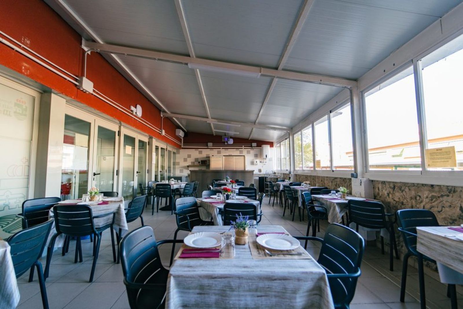 Comedor para personas mayores en San Fernando de Henares