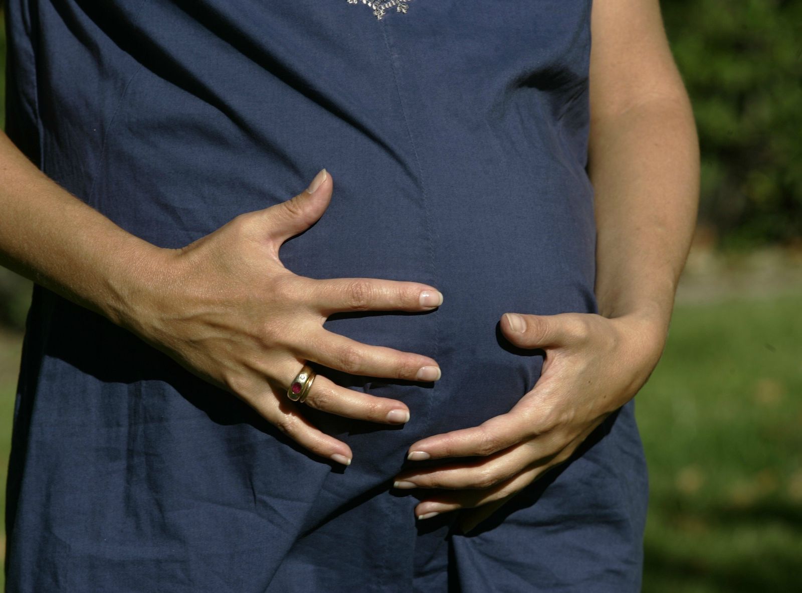 La Comunidad de Madrid ofrece ayuda a domicilio a mujeres embarazadas