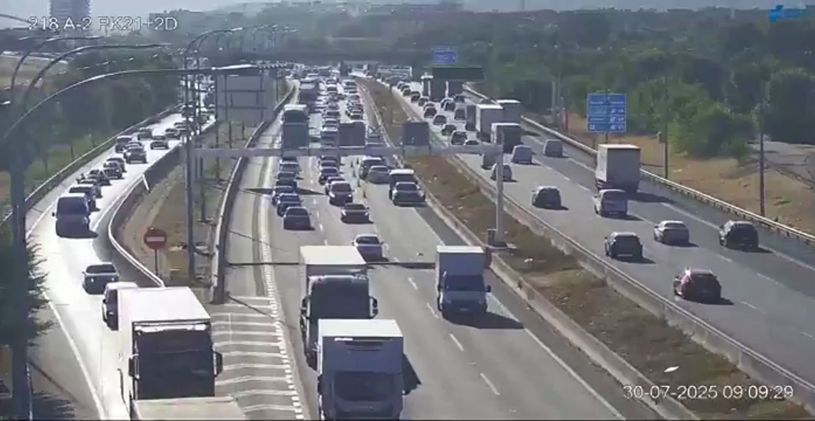 Dos accidentes de tráfico en Alcorcón y Torrejón de Ardoz provocan kilómetros de retenciones en las entradas a Madrid