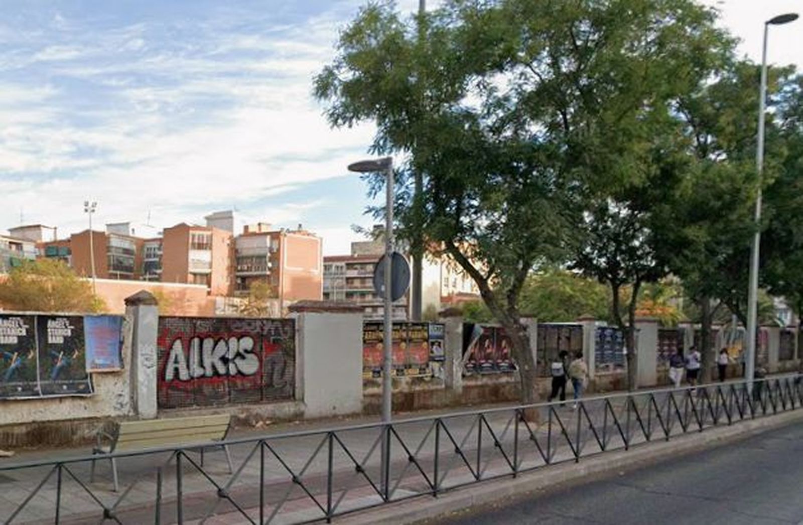Tapia del antiguo campo de Puerta Bonita, en  Carabanchel