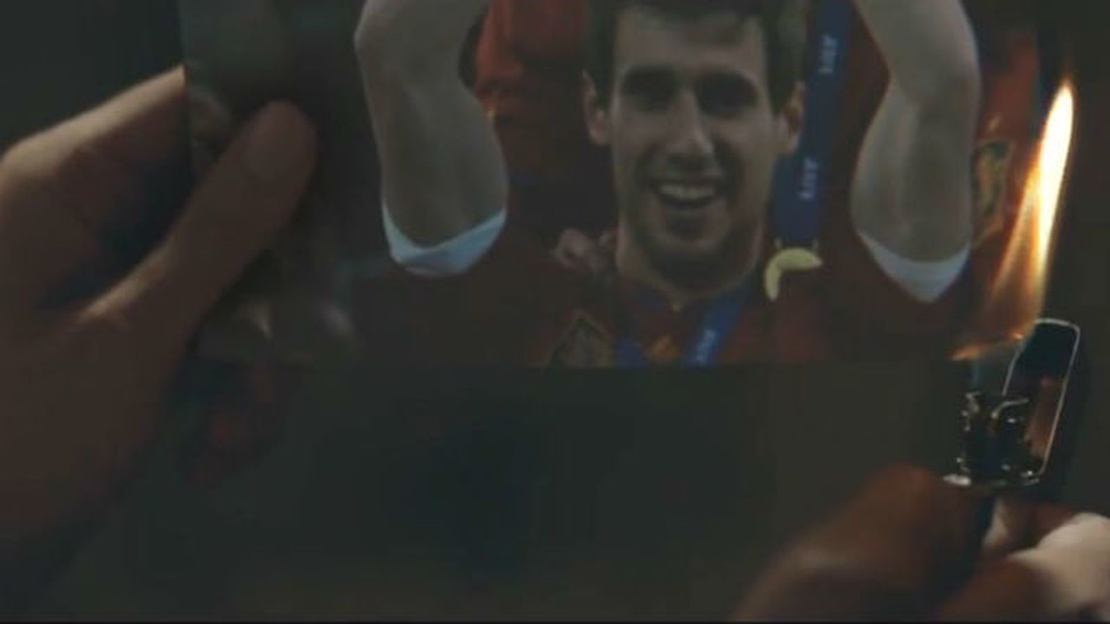 Javi Martínez quema su pasado