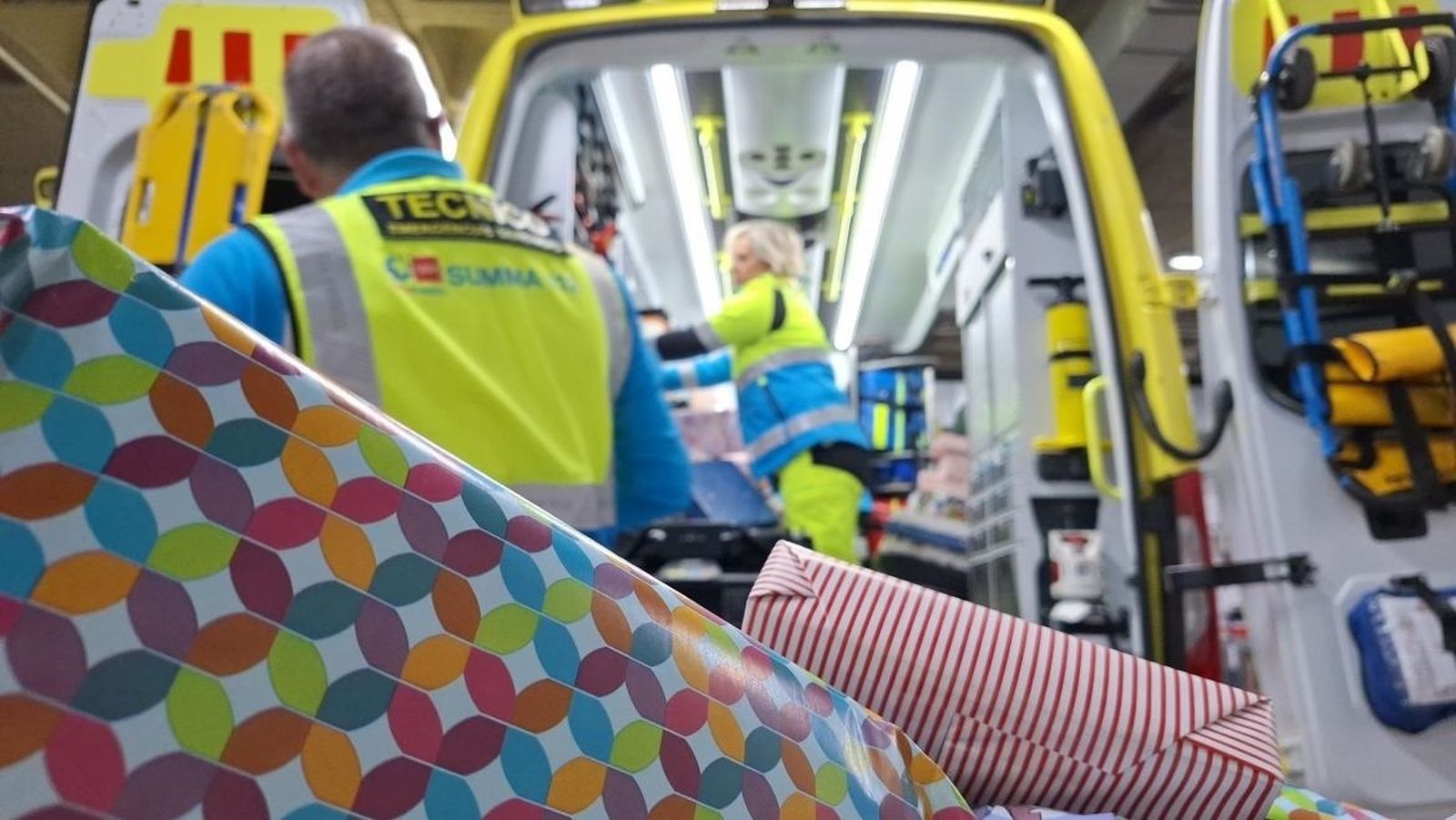 Regalos donados y repartidos por profesionales del Summa 112