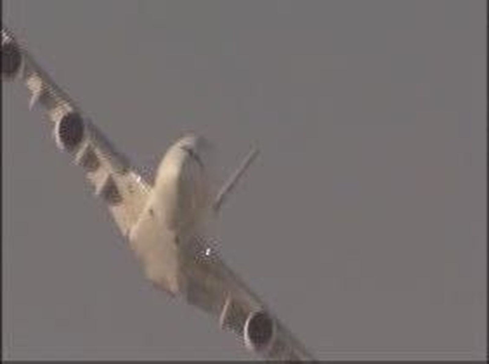 Un A380 pierde parte de un motor en pleno vuelo