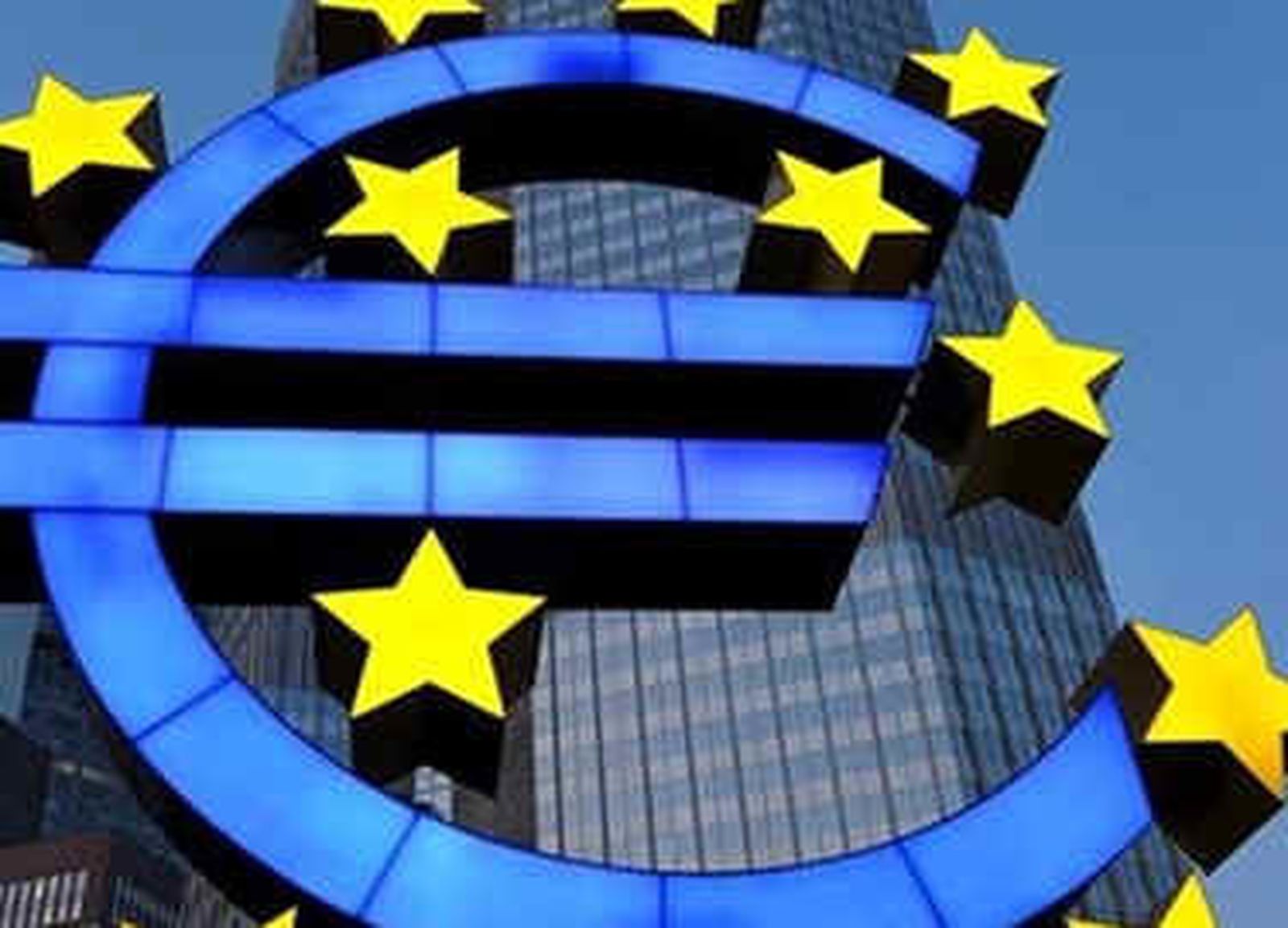 Europa aprueba las ayudas a Grecia y evita la quiebra inmediata del país