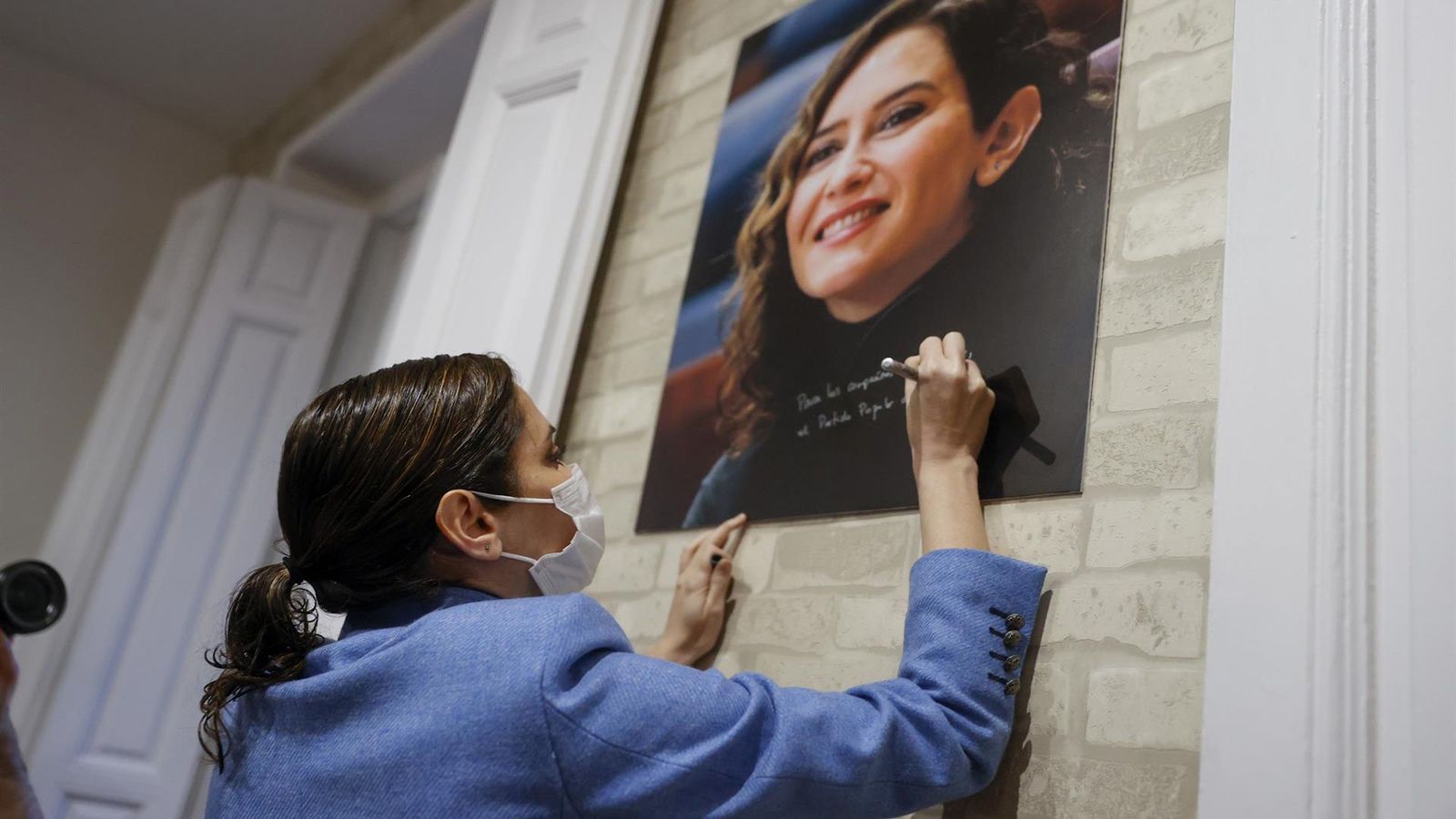 Anticorrupción seguirá investigando el contrato del hermano de Ayuso