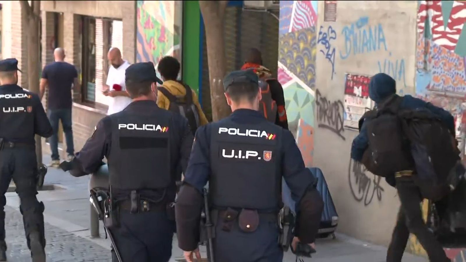 Sigue la presencia de la policía en Lavapiés por el desalojo de la Quimera