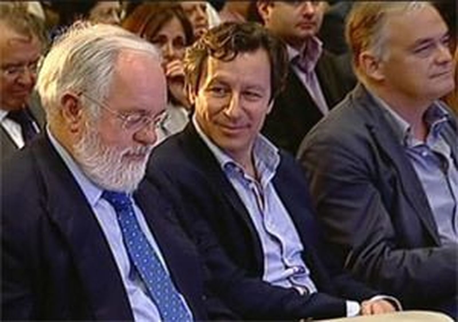 Cañete defiende que una España  unida es mucho más fuerte en Europa