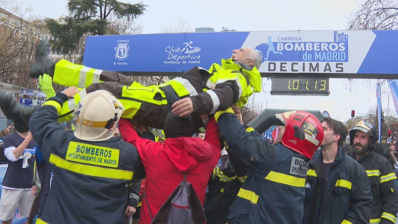3.000 participantes en la tradicional Carrera de los Bomberos de Madrid que conmemora a su patrón