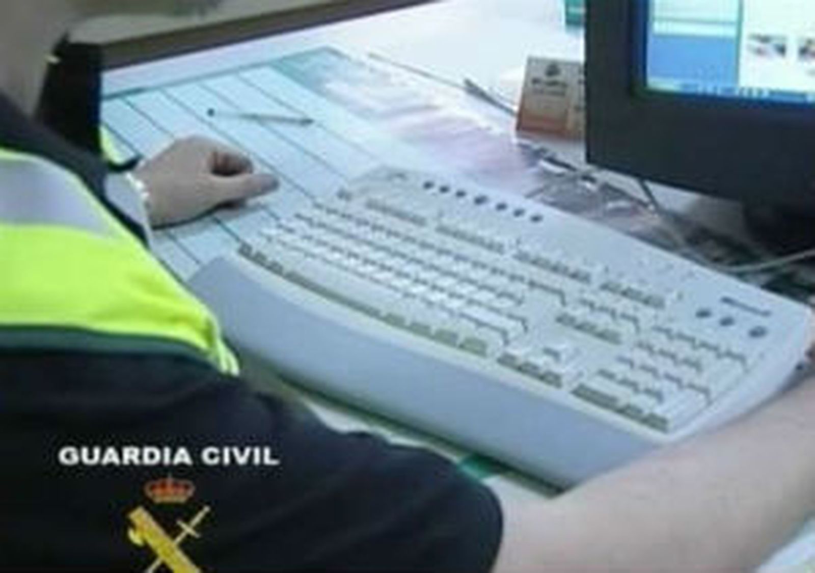 Veinte detenidos y otros 15 imputados por pornografía infantil en internet