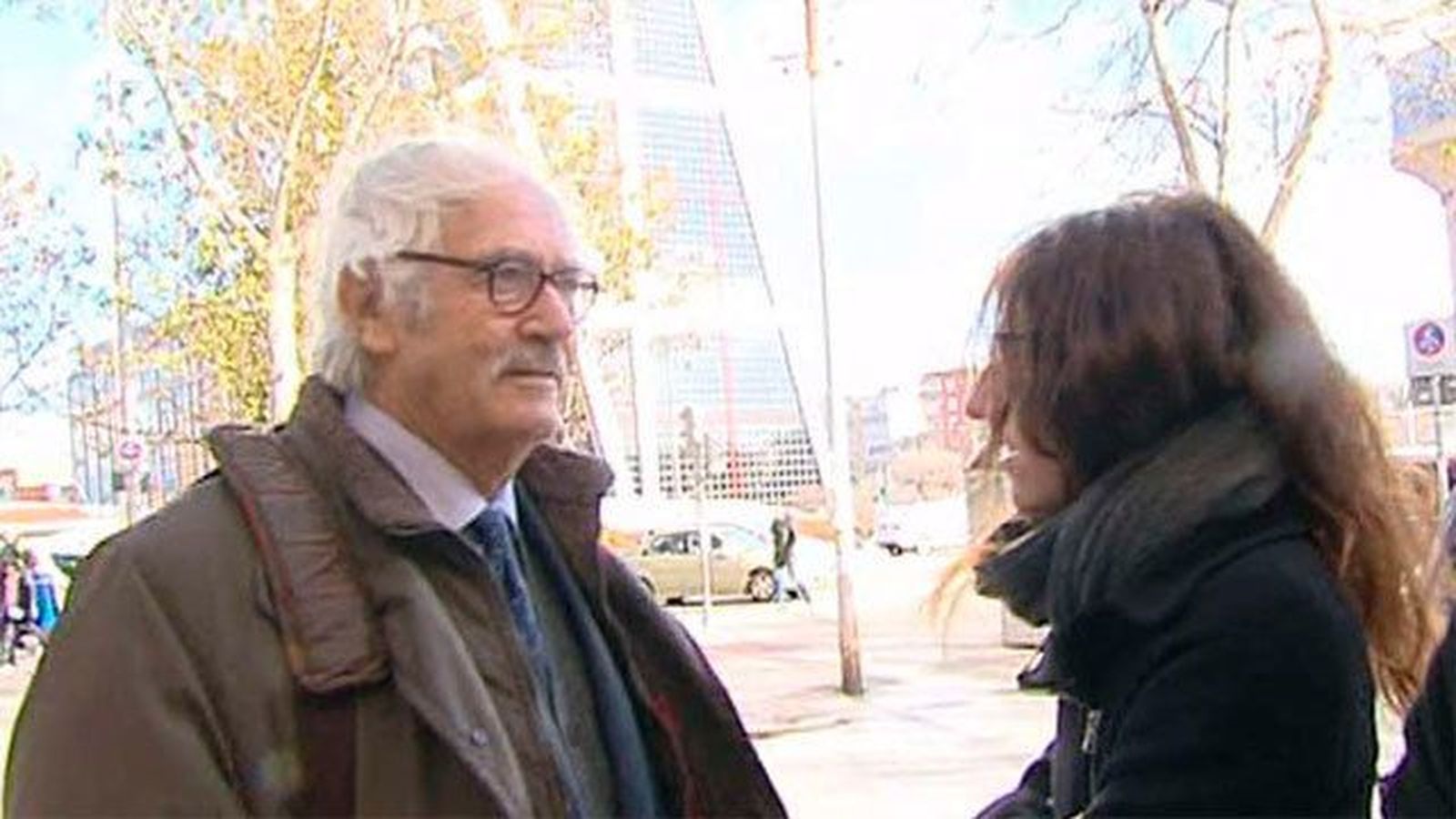 Los afectados por la venta de viviendas de EMVS a fondo 'buitre' pedirán que Ana Botella y su Gobierno declaren ante juez
