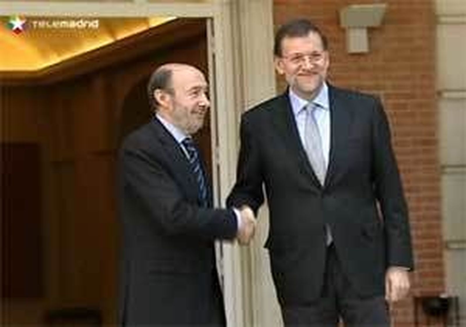 Rubalcaba defiende un gran acuerdo que dé "autoestima y cohesión", aunque lo ve difícil
