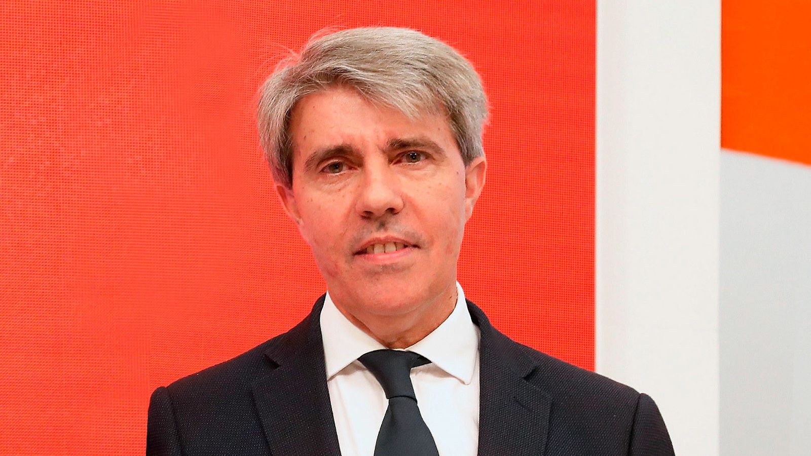 El expresidente de la Comunidad de Madrid Ángel Garrido, tras la rueda de prensa donde anunciaba su marcha a Ciudadanos