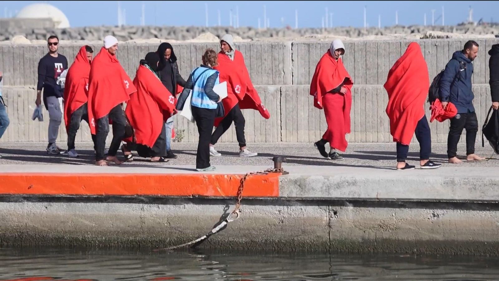 La ministra de migraciones quiere impulsar una norma obligatoria para la distribución de los menores migrantes entre todas las comunidades autónomas