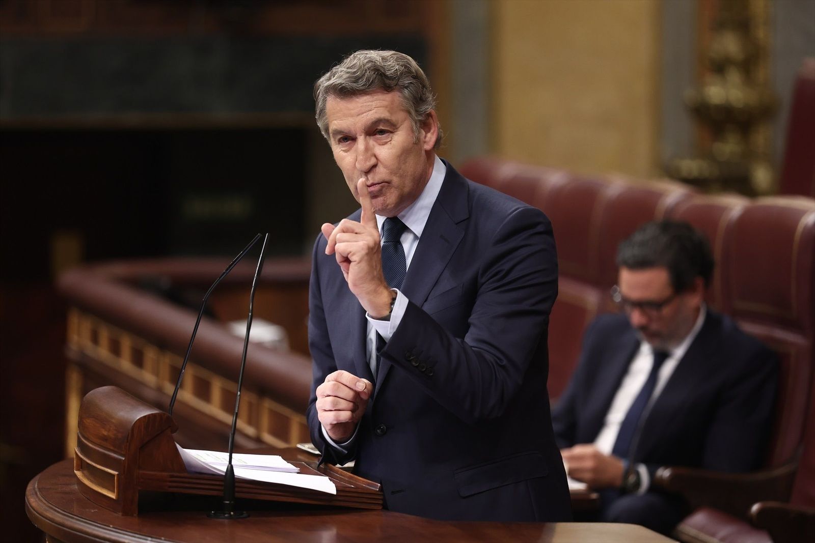 Feijóo insta a Sánchez a convocar elecciones: "Aunque se resista, su tiempo se ha acabado"