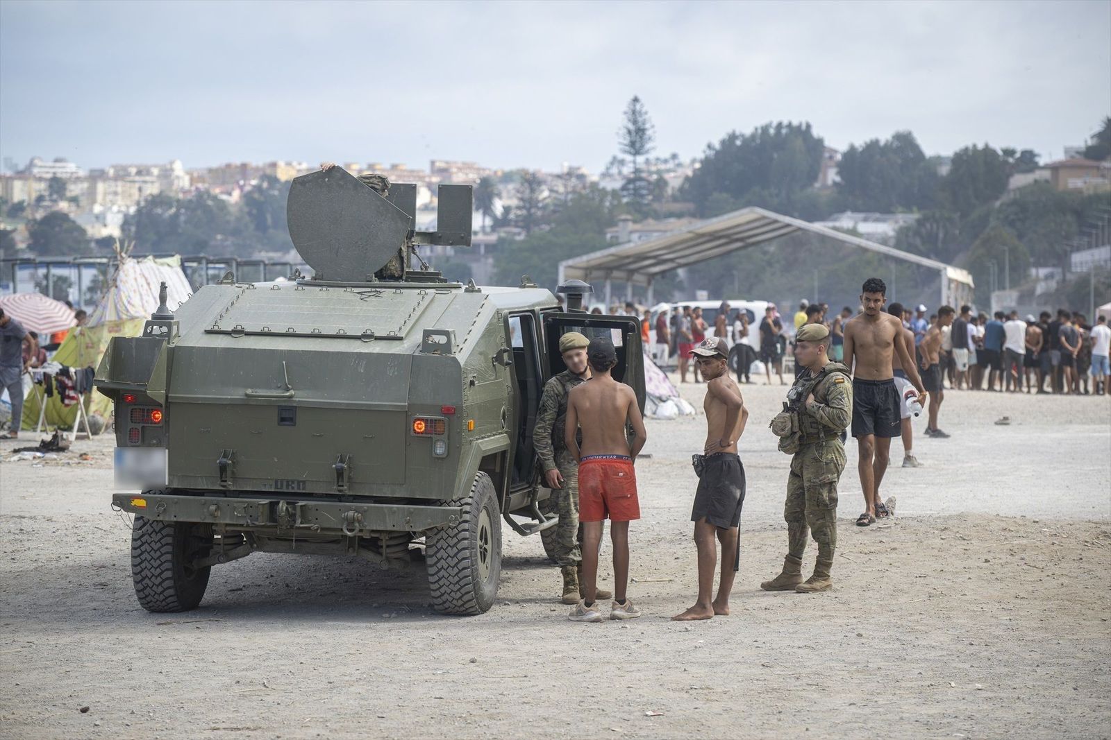 Un "alto", una huida y una brutal caída: así acabó herido un militar en Ceuta