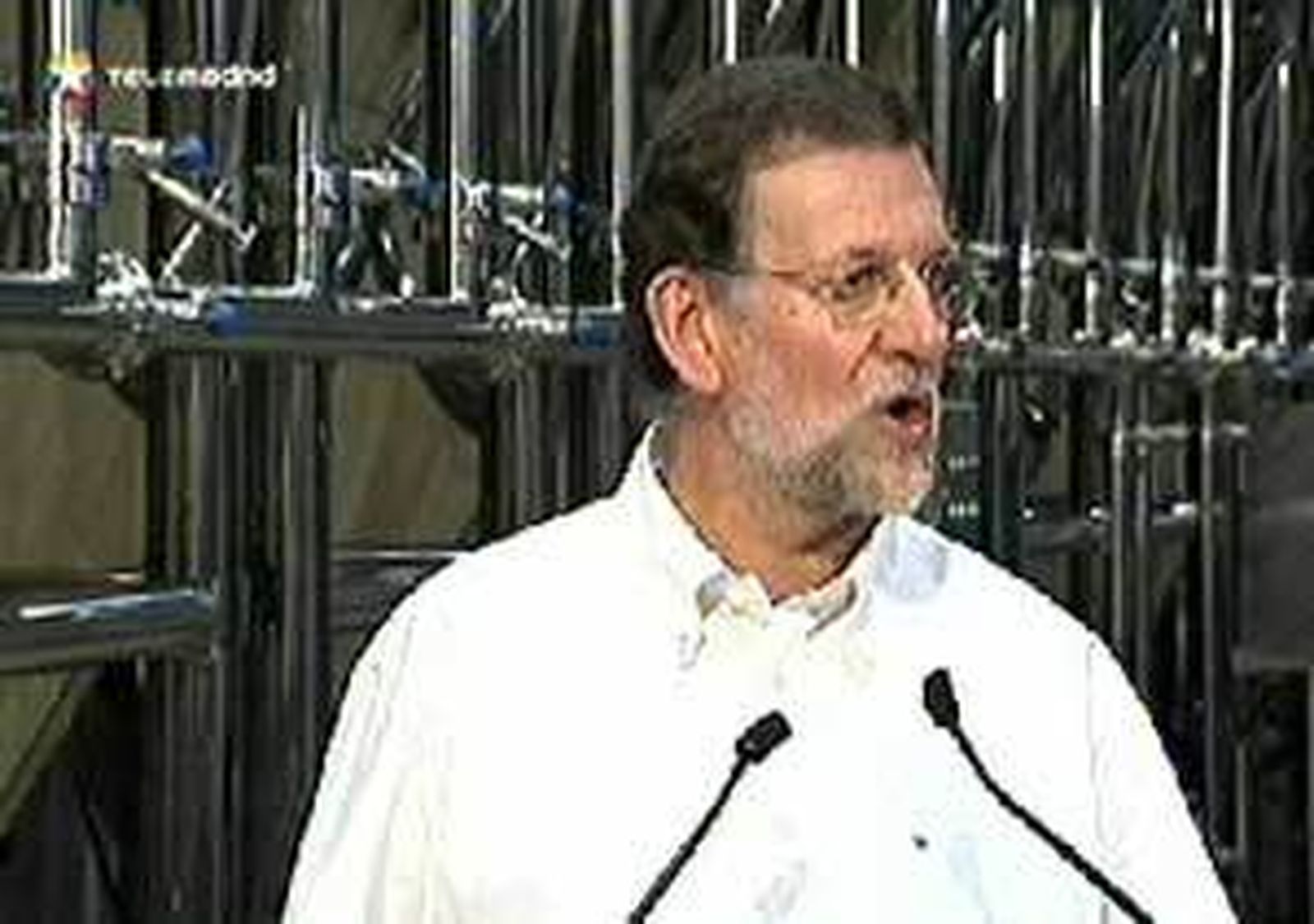 Rajoy dice que recuperará el ministerio de Agricultura para defender los intereses del sector