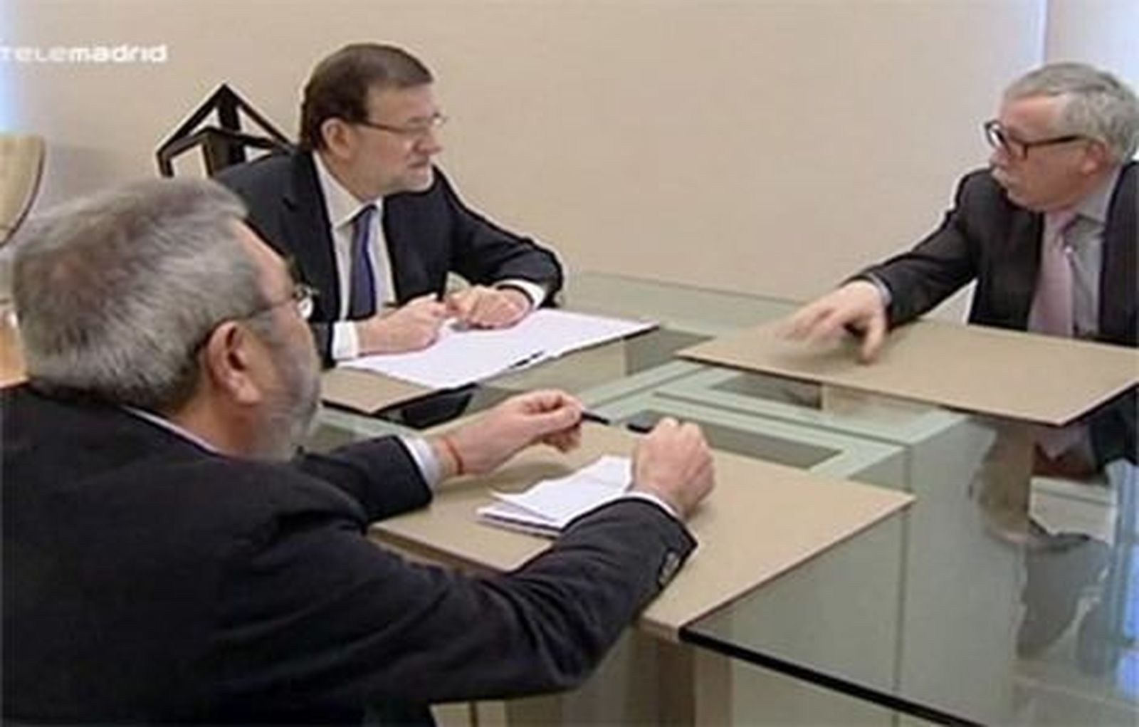 Rajoy impulsará "una nueva etapa" de diálogo social con los agentes sociales
