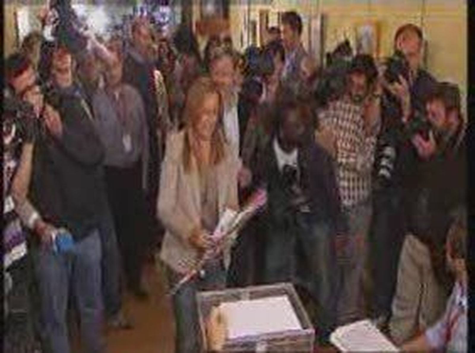 ministros_entran_20101020V0.wmv