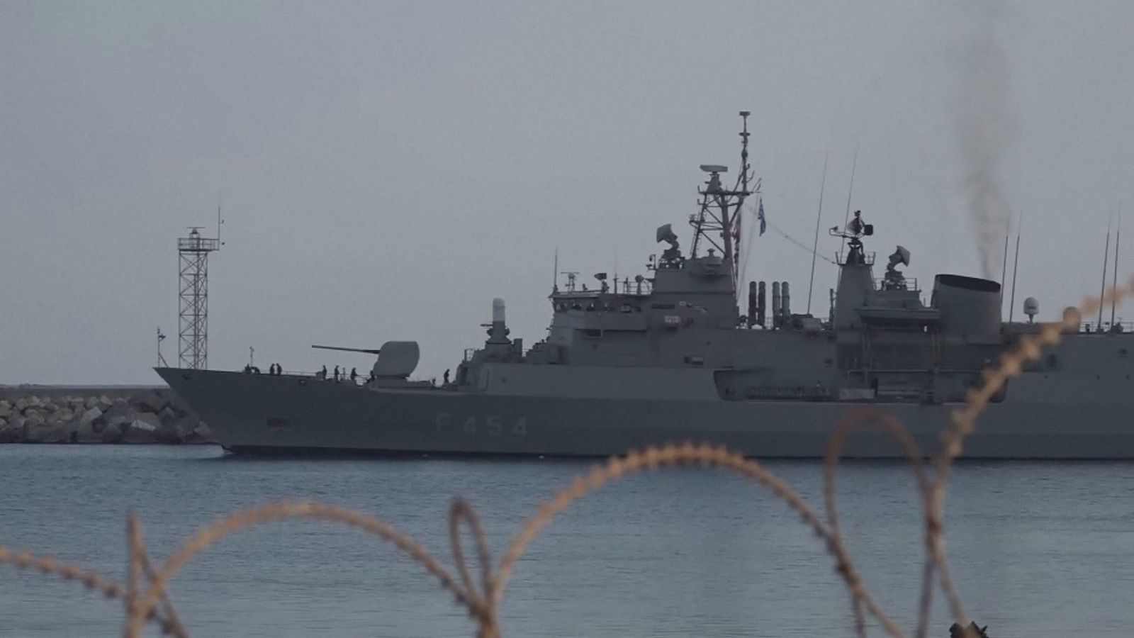 Un submarino estadounidense torpedea y hunde una fragata iraní en el Índico