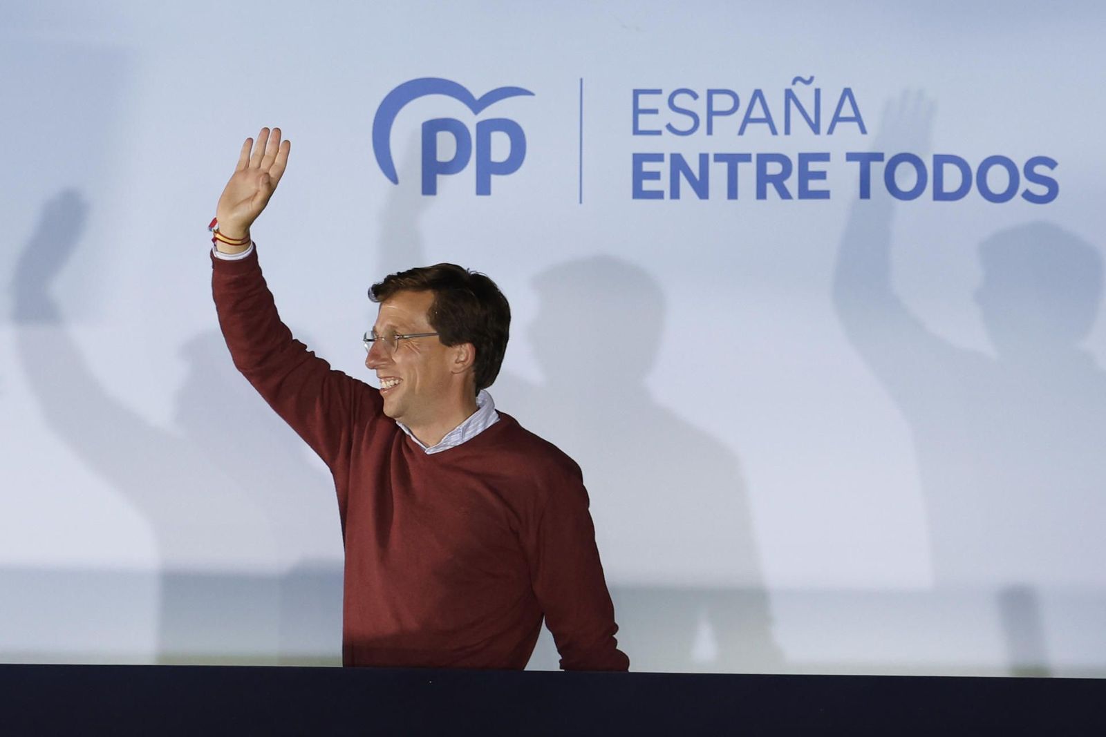 Almeida gana en todos los distritos de la capital