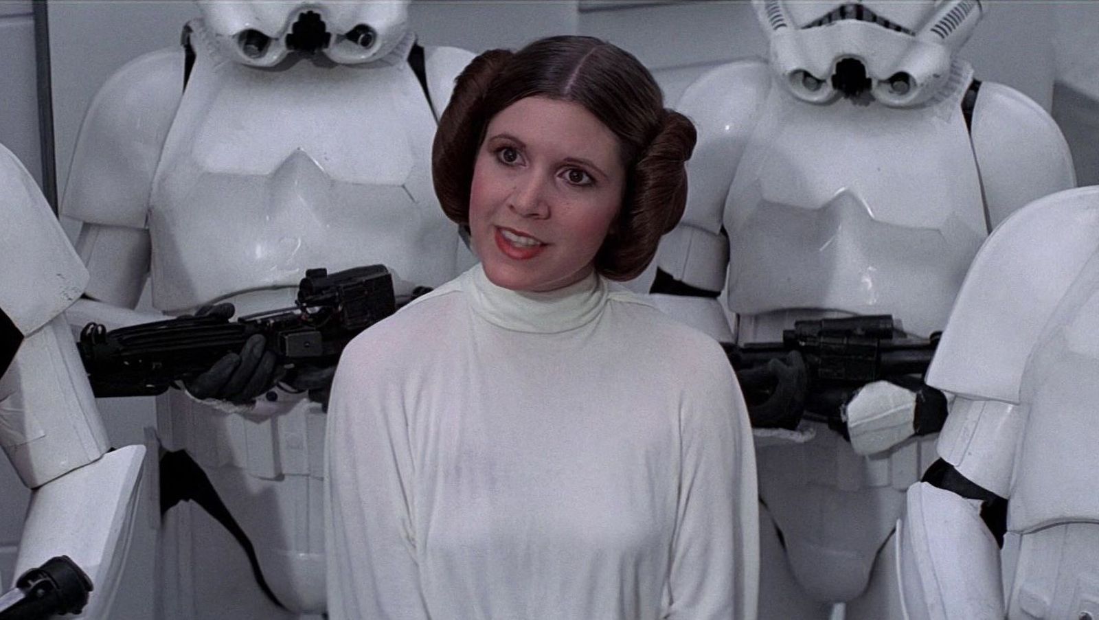 La Princesa Leia con soldados de asalto del malvado Imperio Galáctico