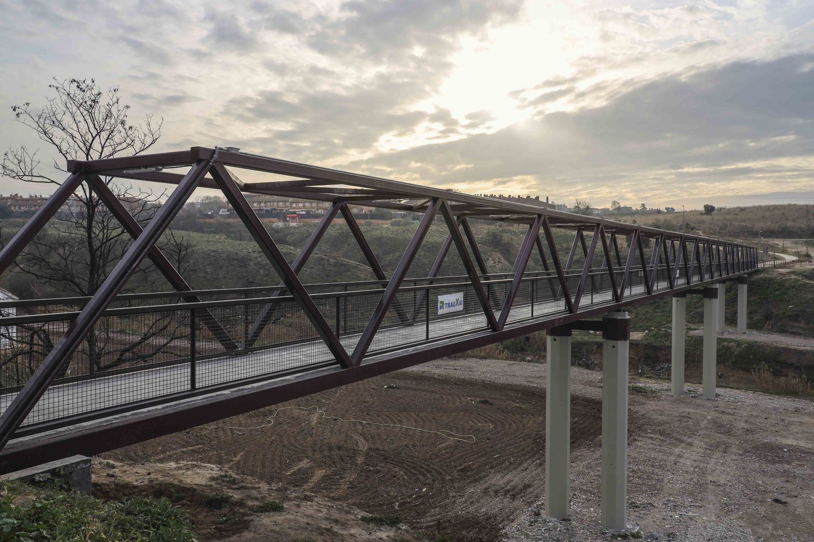 La nueva pasarela sobre el Arroyo del Soto, en Móstoles