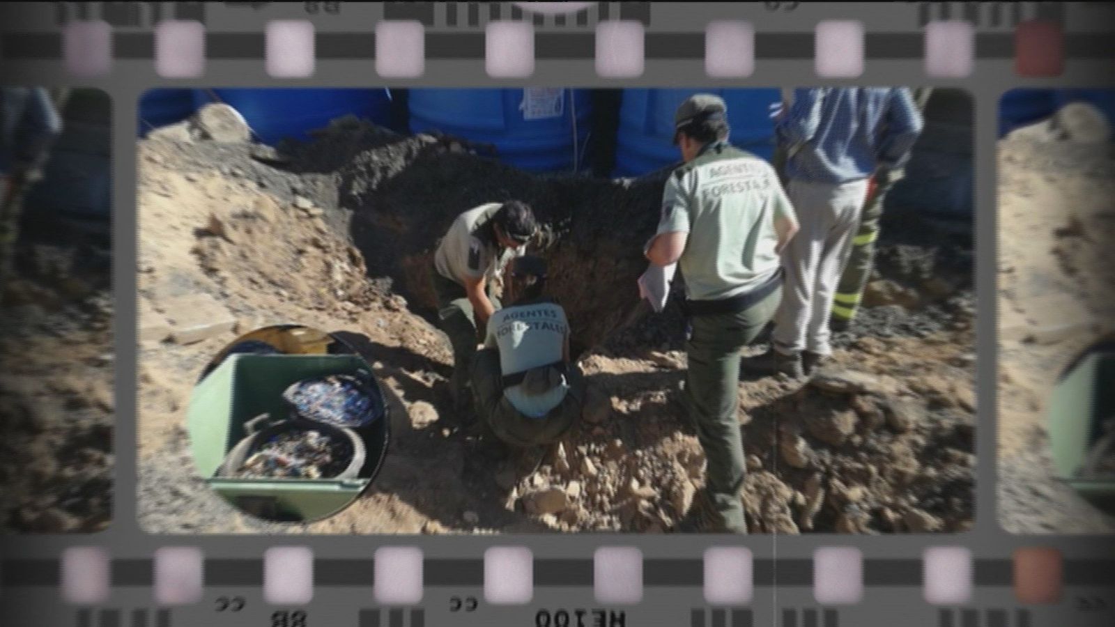 Investigan el hallazgo de 800 kilos de pilas enterradas en una zona protegida de Valdemorillo