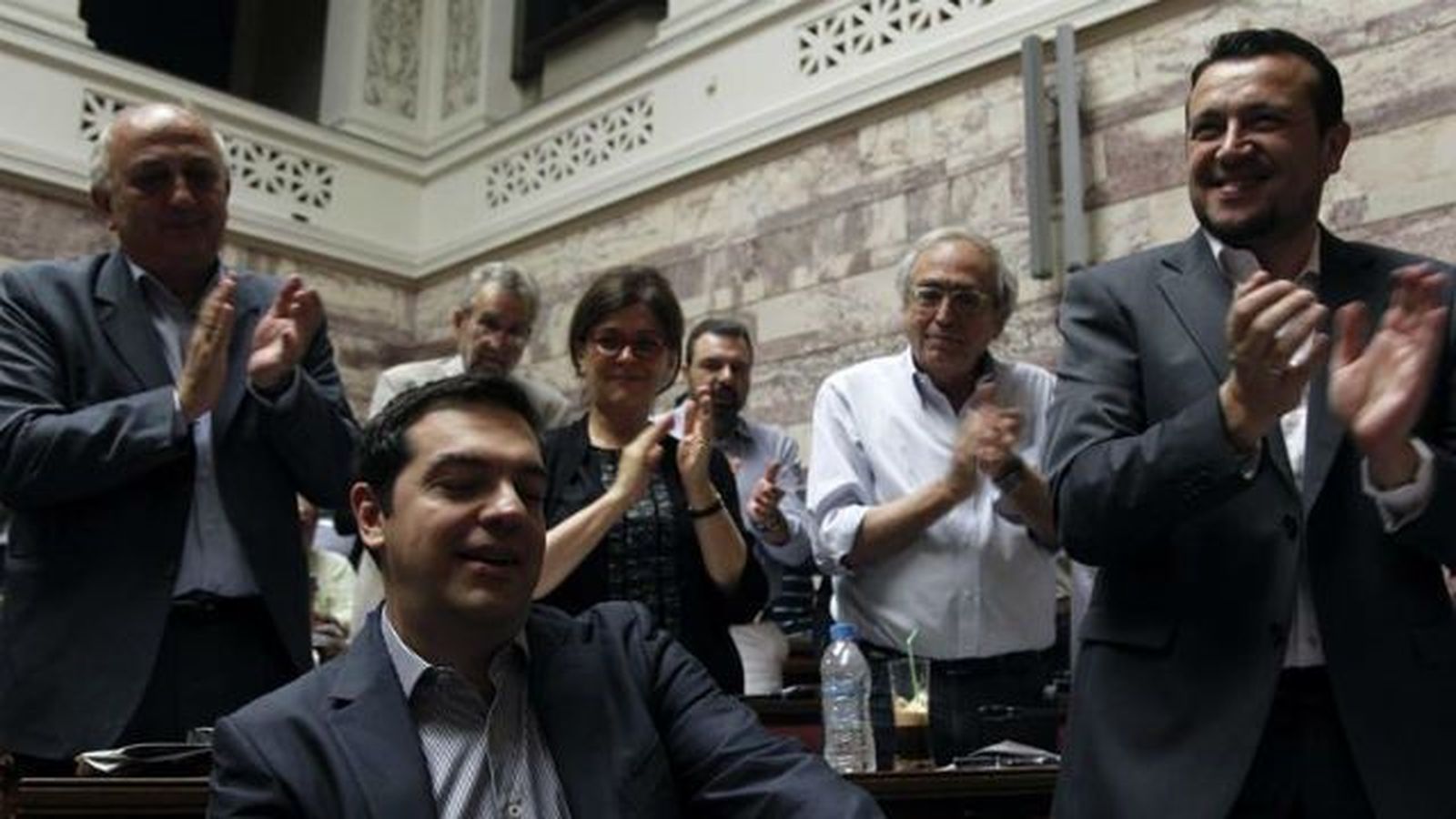 Los partidos del Gobierno griego fijan la estrategia ante la votación de las medidas de ajuste