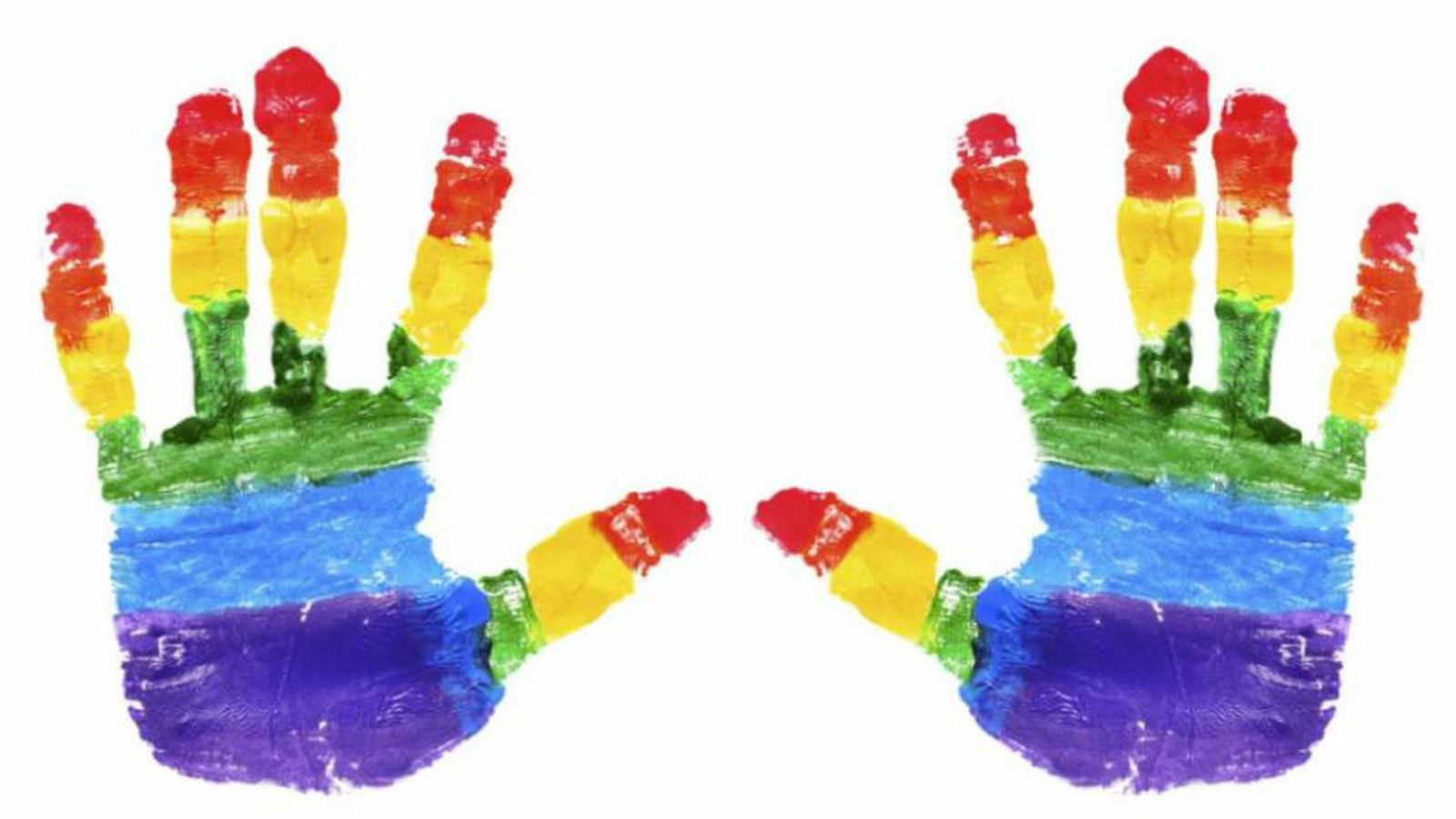 Colectivos LGTBI cambian el arcoíris por el negro en una marcha nocturna contra la LGTBfobia