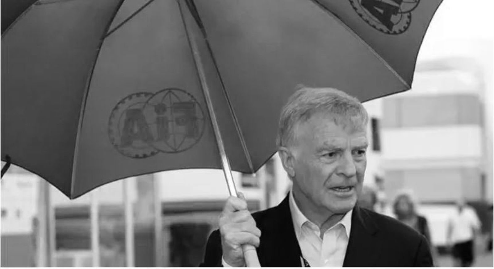 El británico Max Mosley, expresidente de la Federación Internacional de Automovilsmo (FIA), falleció el 25 de mayo a los 81 años. Se convirtió en presidente de la FIA en 1993 y cumplió tres mandatos como presidente antes de dimitir en 2009.