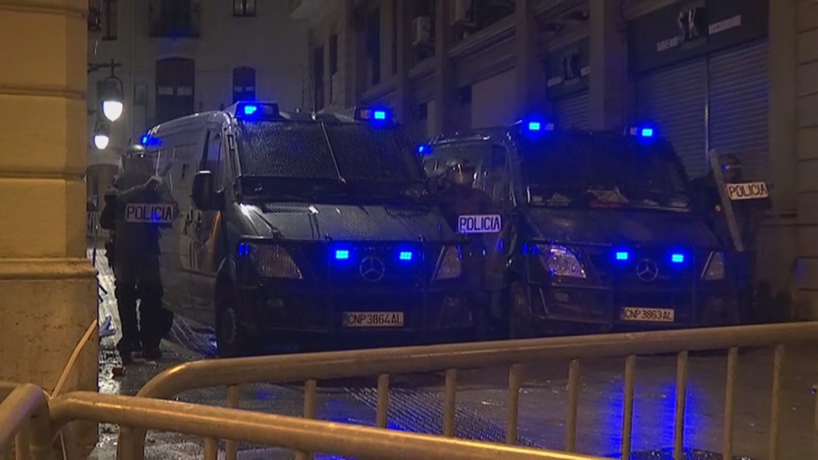 Séptima noche de disturbios en Barcelona tras una protesta contra los antidisturbios