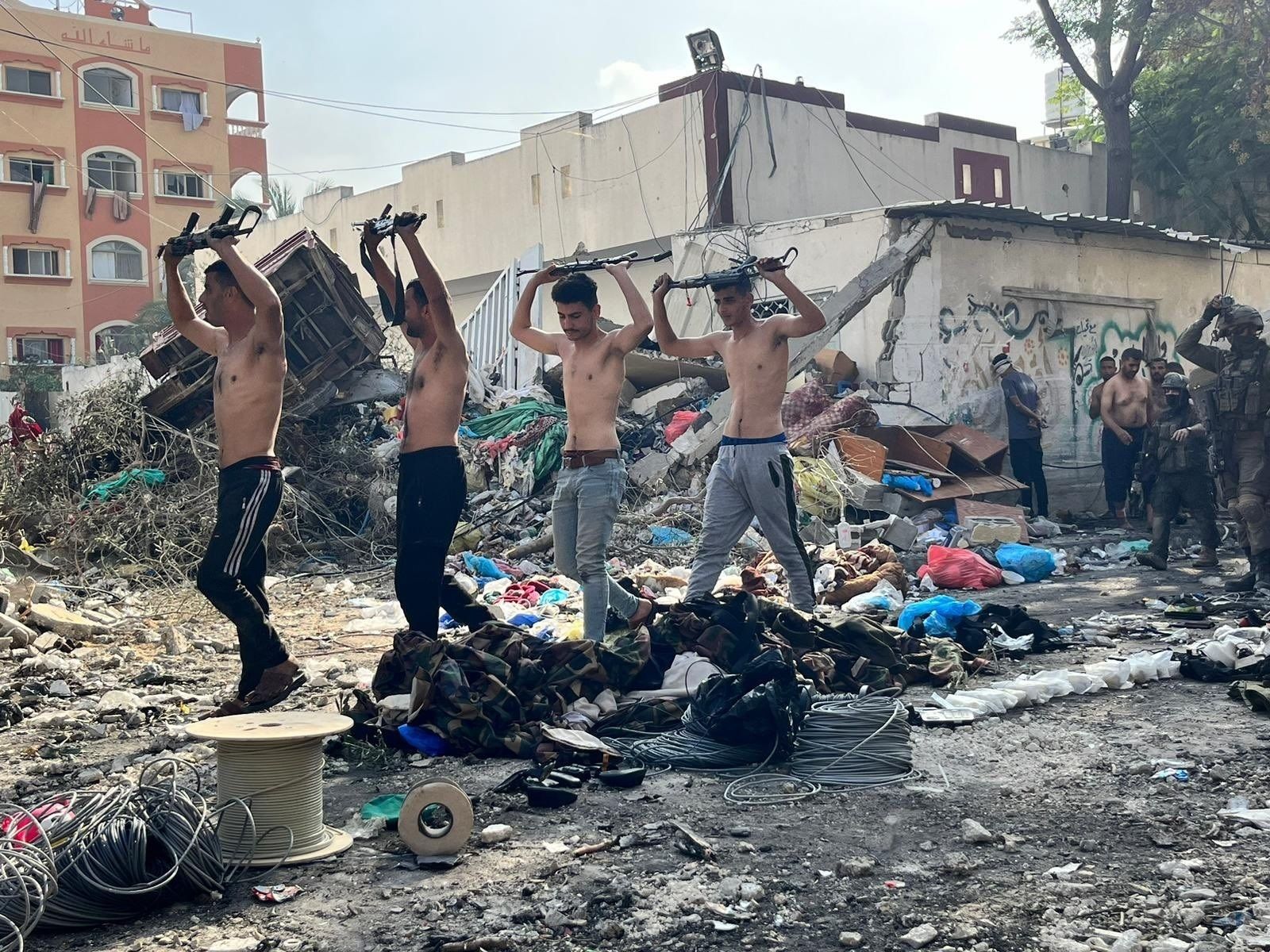 Miembros de Hamas detenidos por el ejército de Israel