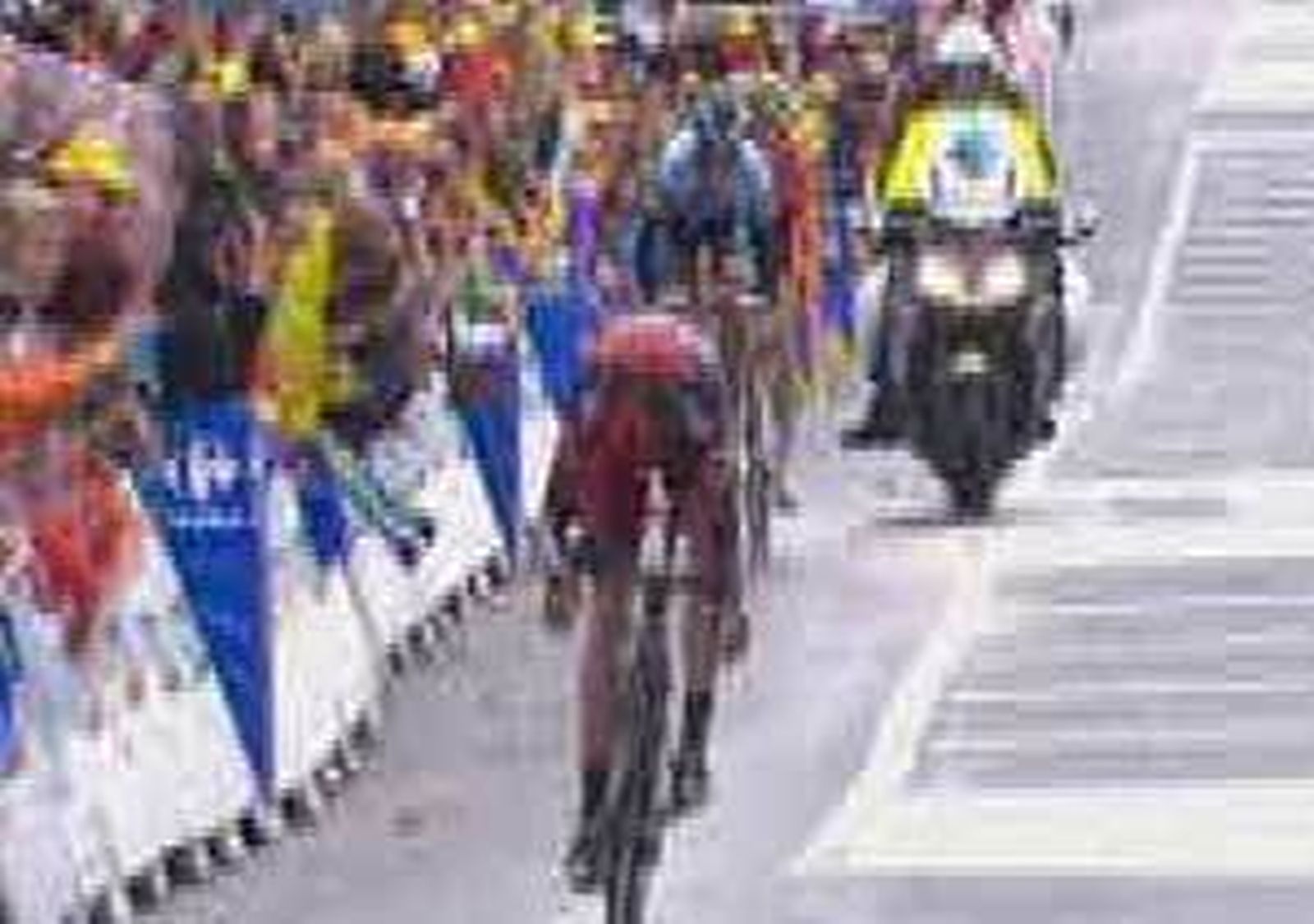 Hushovd gana la etapa del Tour en la que Evans y Contador sorprenden a los Schleck