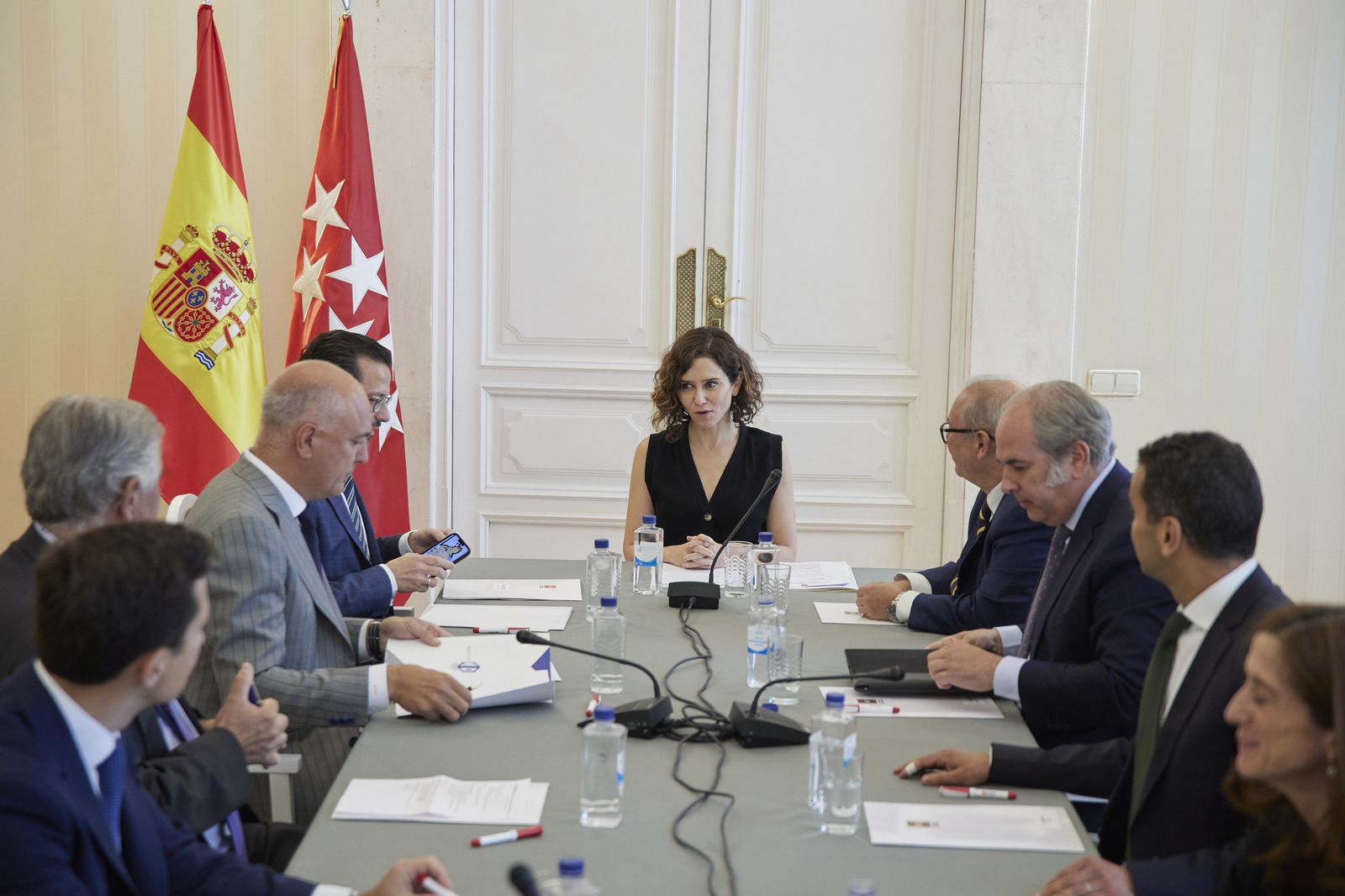 Isabel Díaz Ayuso en una reunión con representantes de las principales multinacionales de Madrid