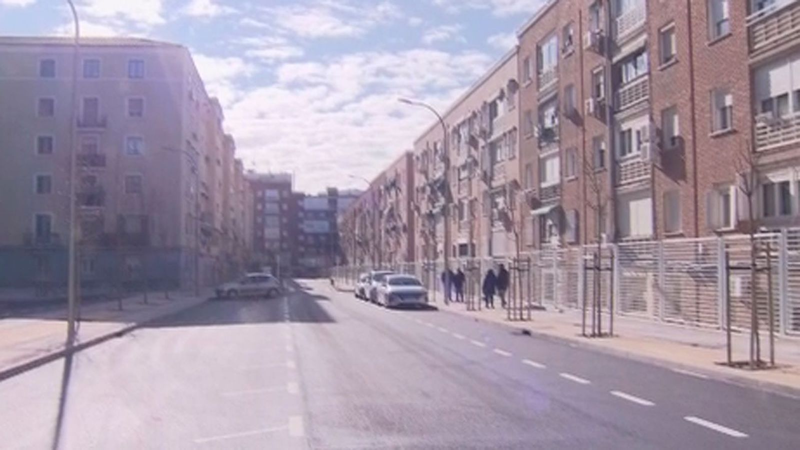 Los vecinos de Ciudad Lineal logran que se asfalte una calle tras 70 años de reivindicaciones