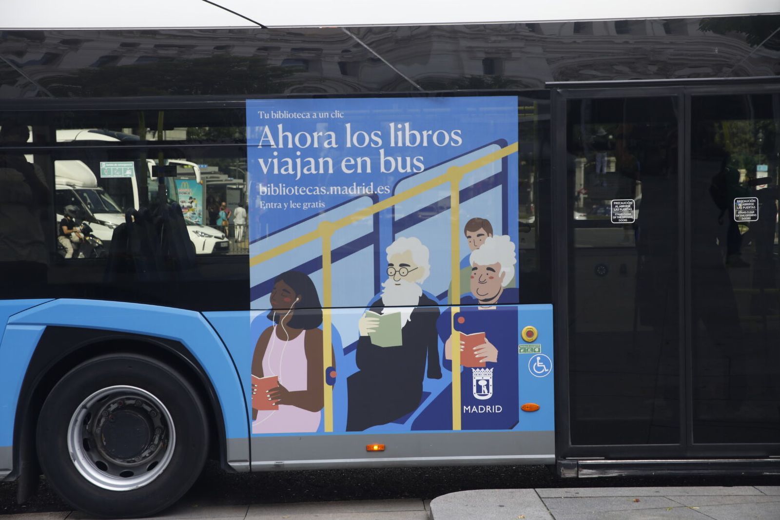 'Tu biblioteca a un clic': convierte tu viaje en autobús en una aventura literaria