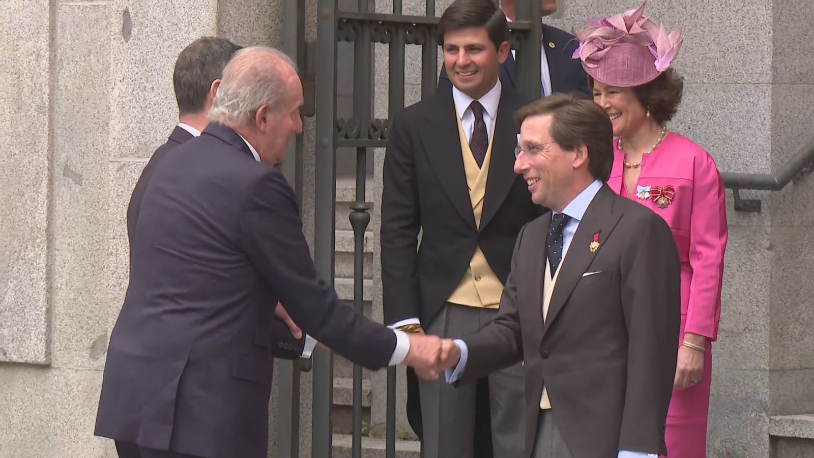 Almeida saluda al rey Juan Carlos I