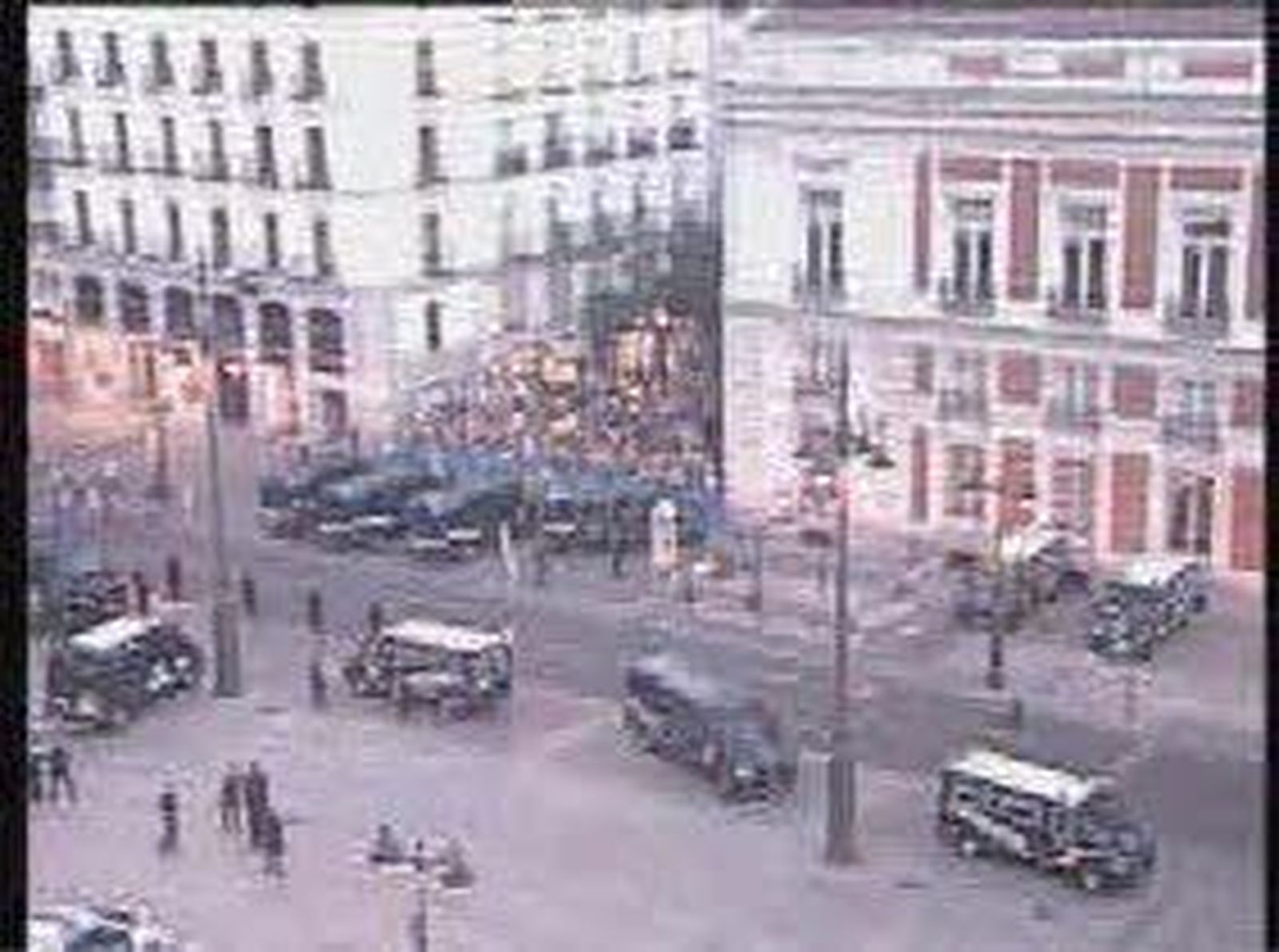 Un millar de 'indignados' marchan para recuperar la Puerta del Sol