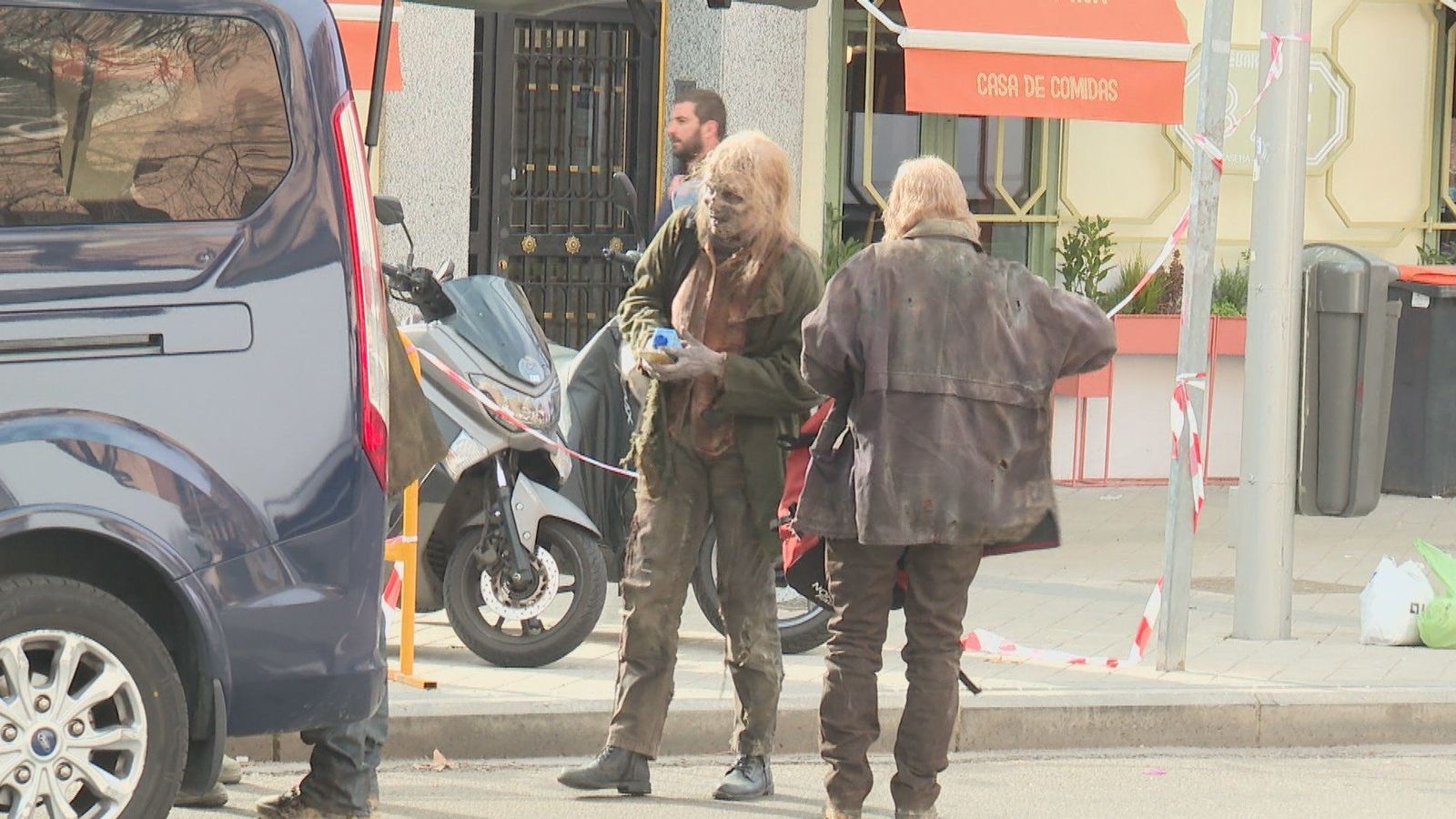 Óscar López asiste al rodaje de 'The walking dead' en Madrid
