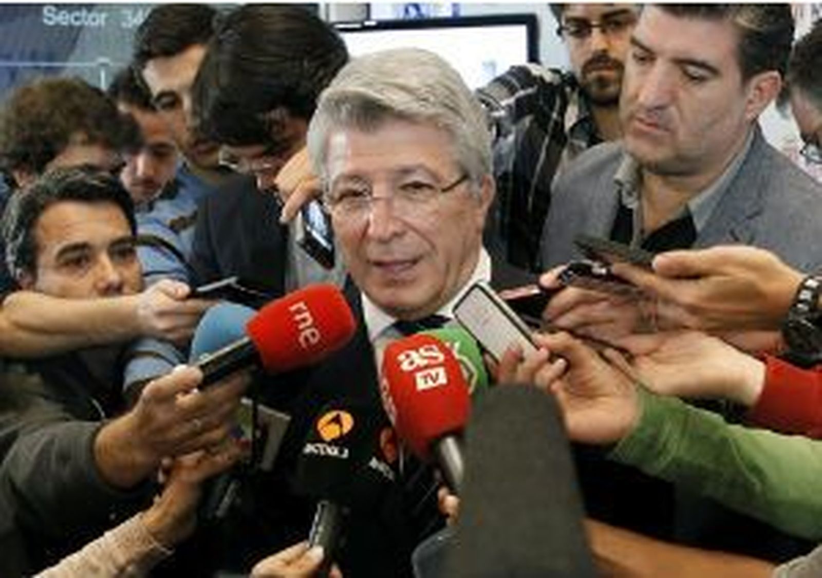 Cerezo: "Quiénes nos llaman violentos son unos parlanchines indocumentados"