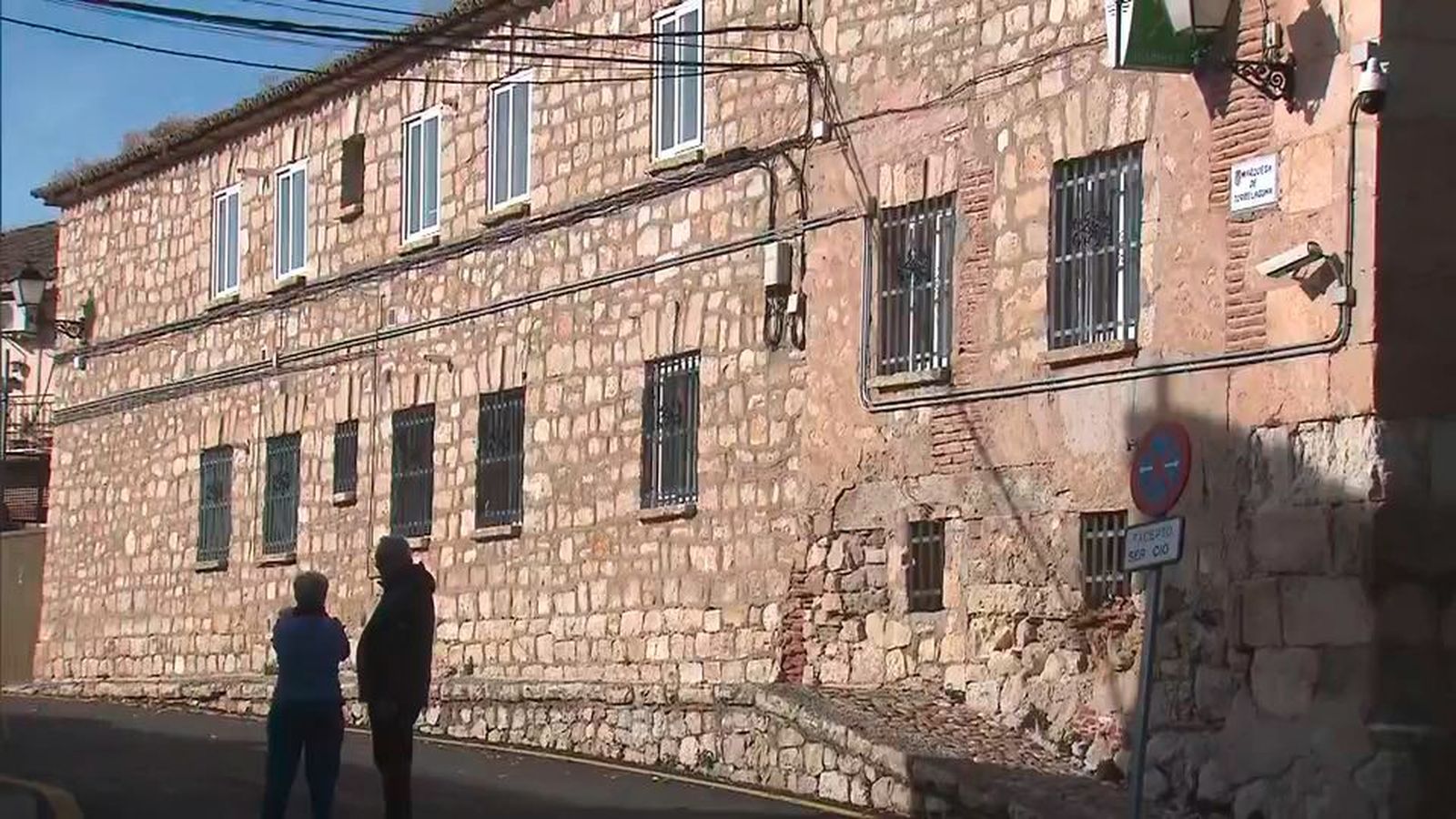 Desalojo inminente de las ocho familias que viven en la casa cuartel de Torrelaguna por riesgo de ruina