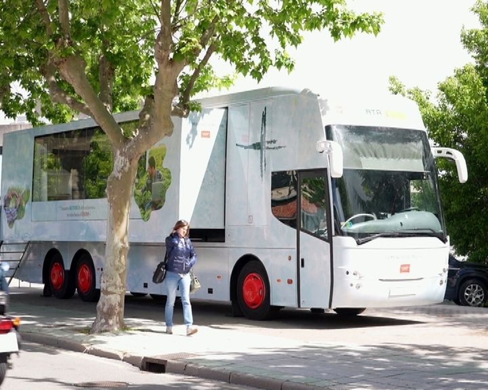 Un autobús para autónomos recorre los municipios de Madrid para impulsar el emprendimiento