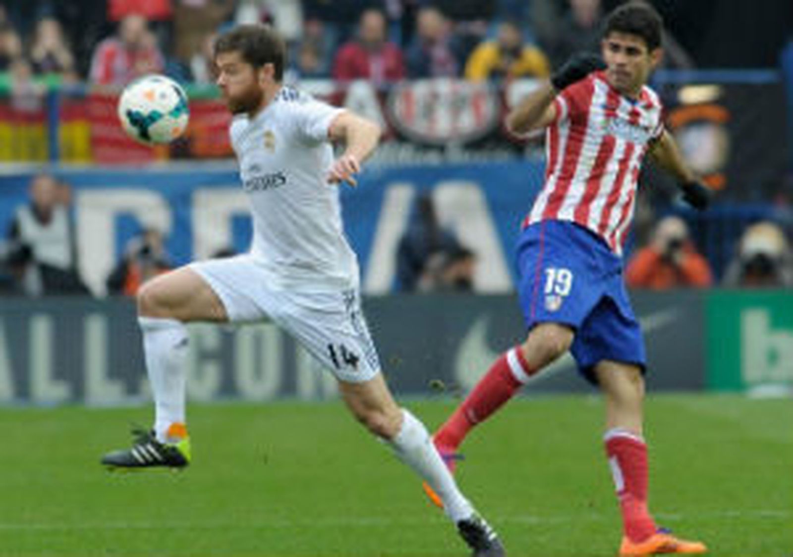 Xabi Alonso y Diego Costa