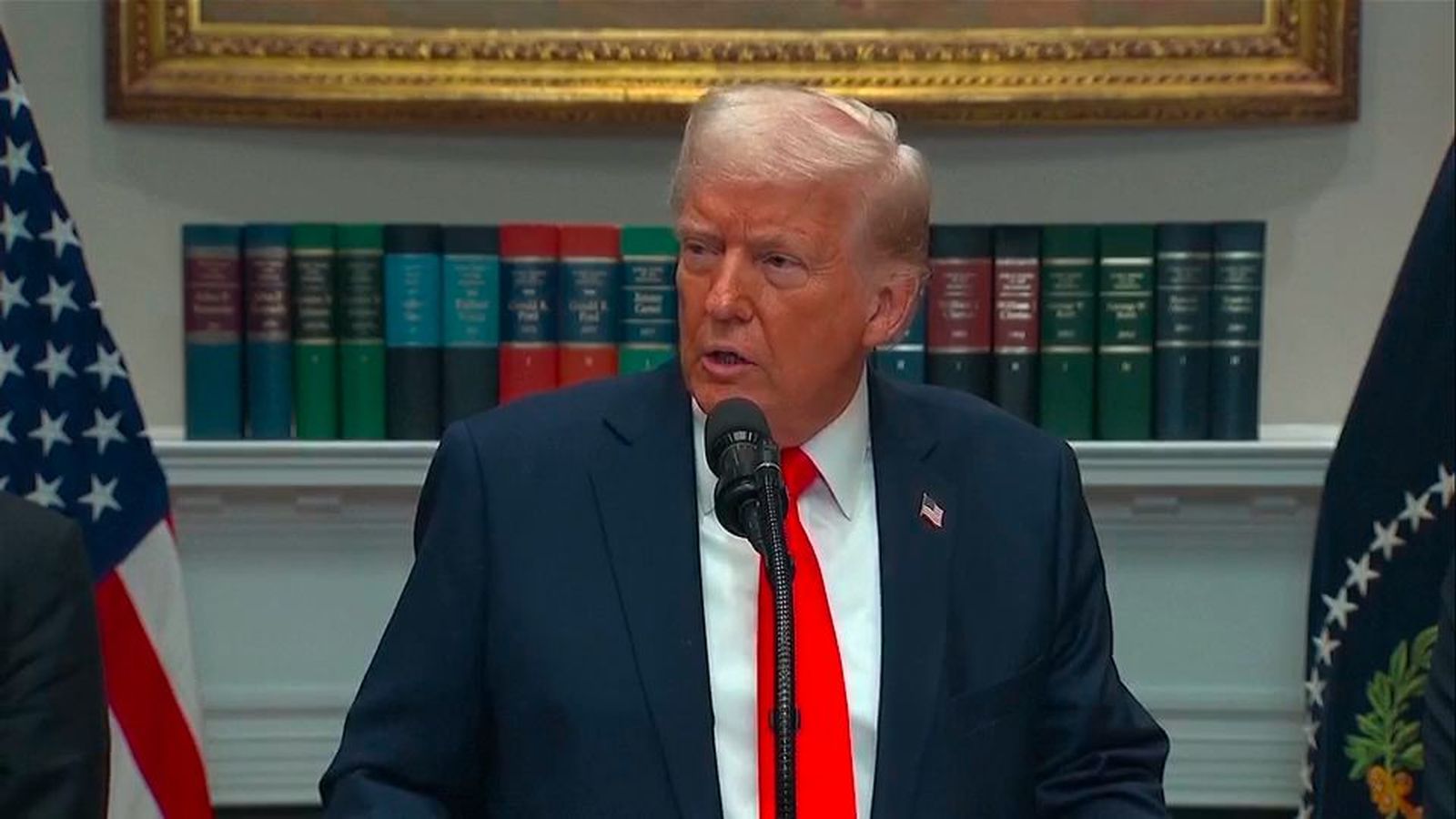 Trump presiona a Zelelsky y ordena paralizar toda la ayuda militar a Ucrania