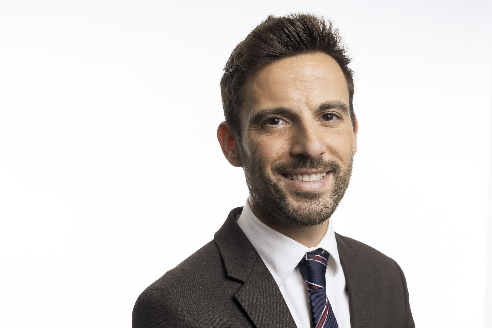 Manu Pérez, presentador del 'Telenoticias 2'.