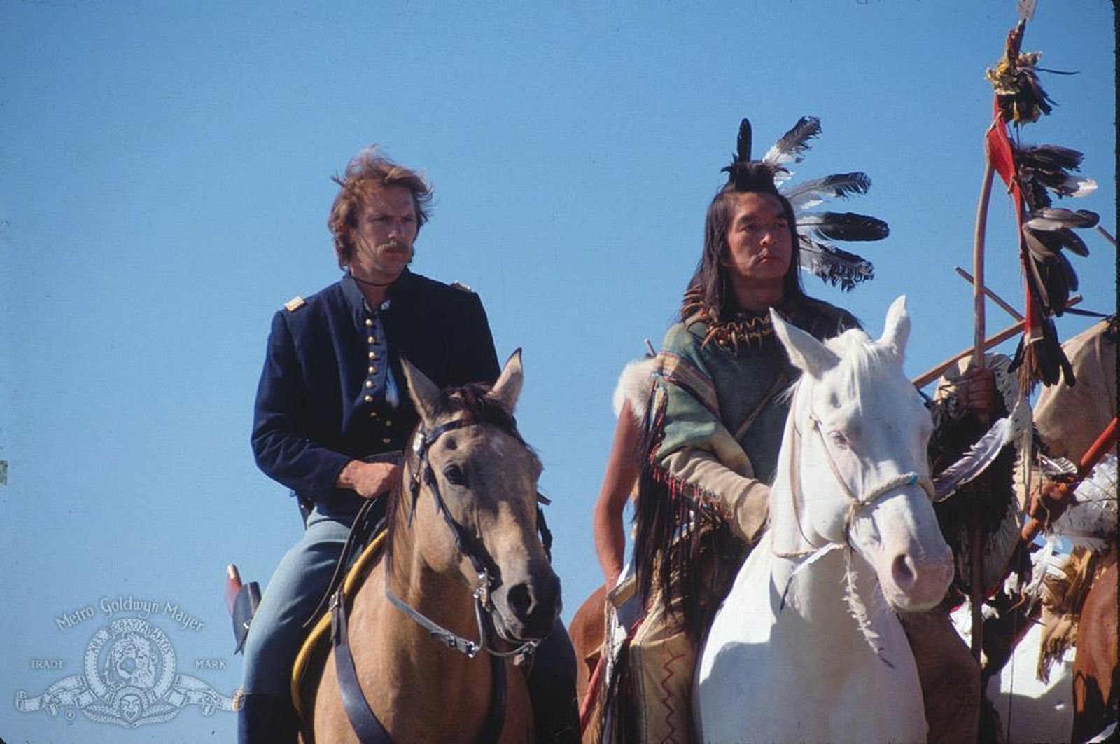 Kevin Costner y Graham Greene en 'Bailando con lobos'